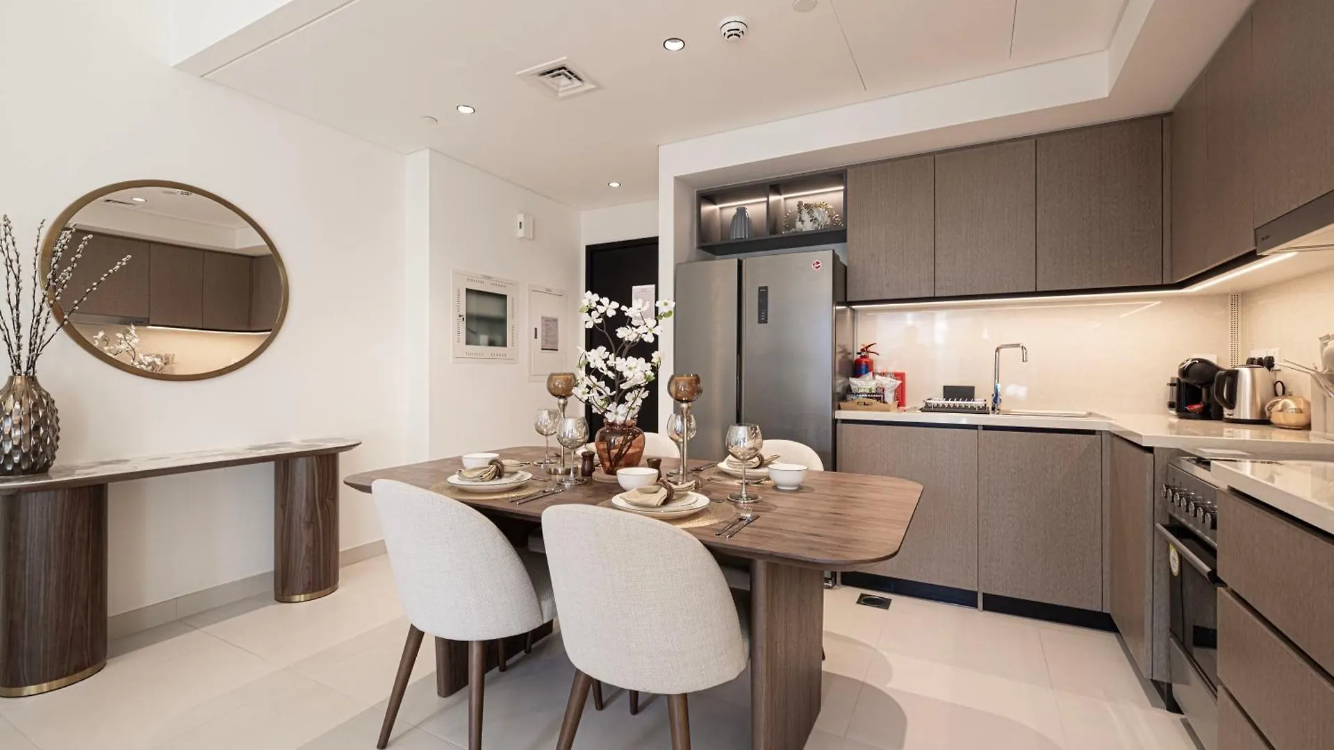 Burj Crown - First Class Boulevard View, 9 Min Walk Dubai Mall Förenade Arabemiraten